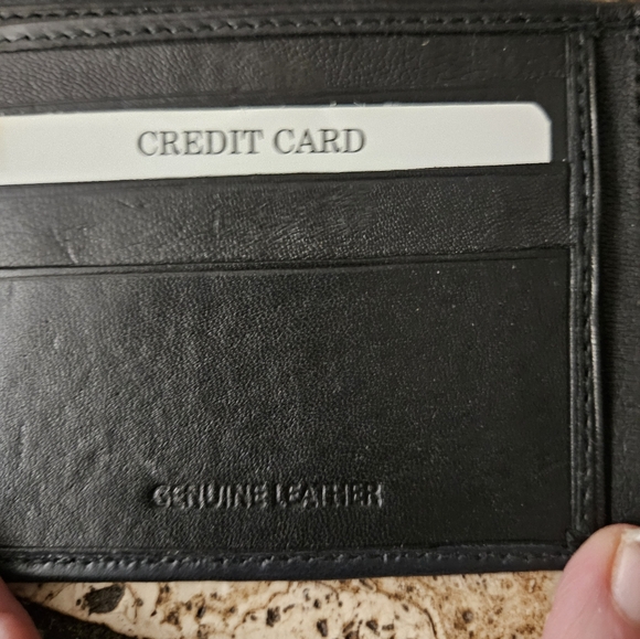 Sakkas Men's Bi-Fold Leather Wallet with 2 Size ID Card Slots - Picture 7 of 10